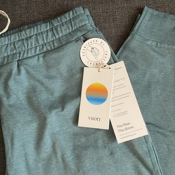 Vuori Women’s Performance Jogger Iron Heather - Picture 8 of 9